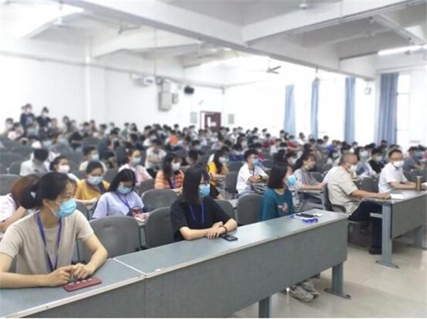 落细落实,统筹部署,成职花源校区第二批学生顺利返校复课