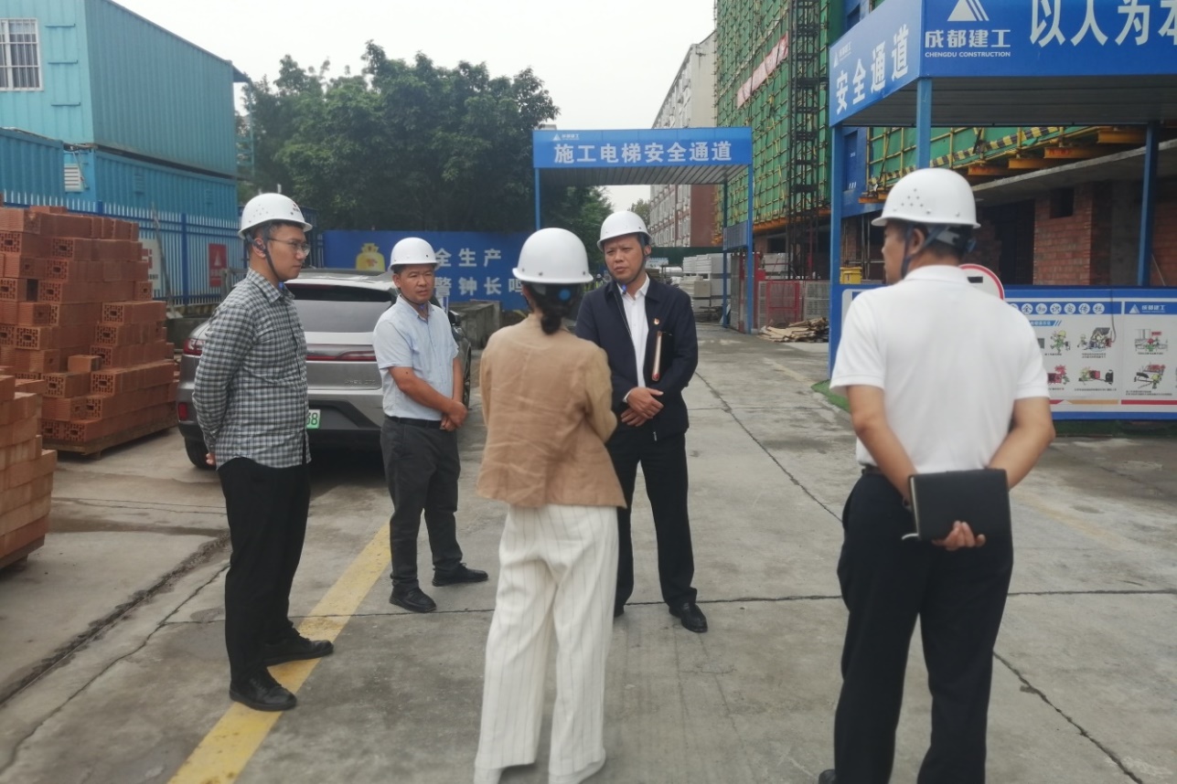 党委书记余治平带队检查节前校园安全工作