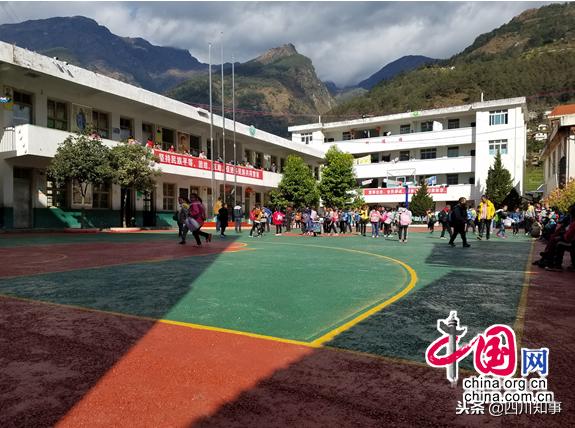 成都职院驻村扶贫教师张明：为村民美好的明天而奋斗